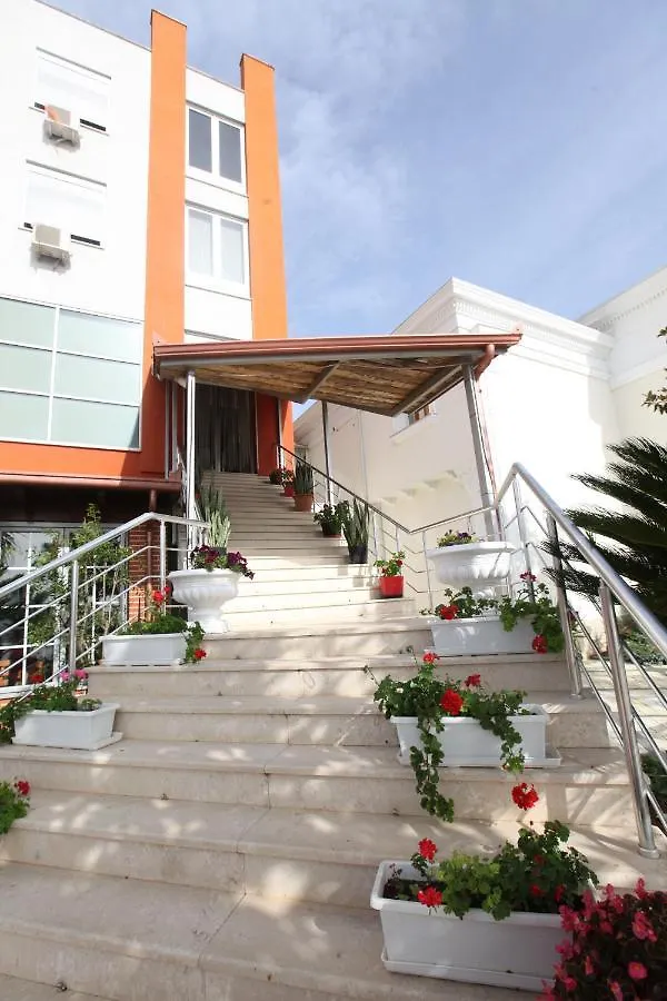 Kompleksi Ergen Hotel Rrogozhine 3*,