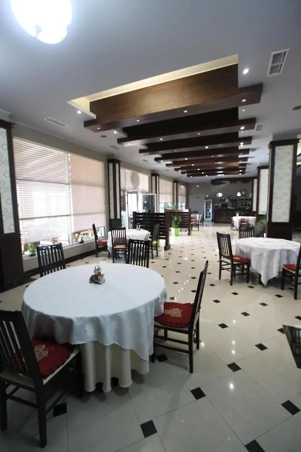 Kompleksi Ergen Hotel Rrogozhine 3*,  Albania