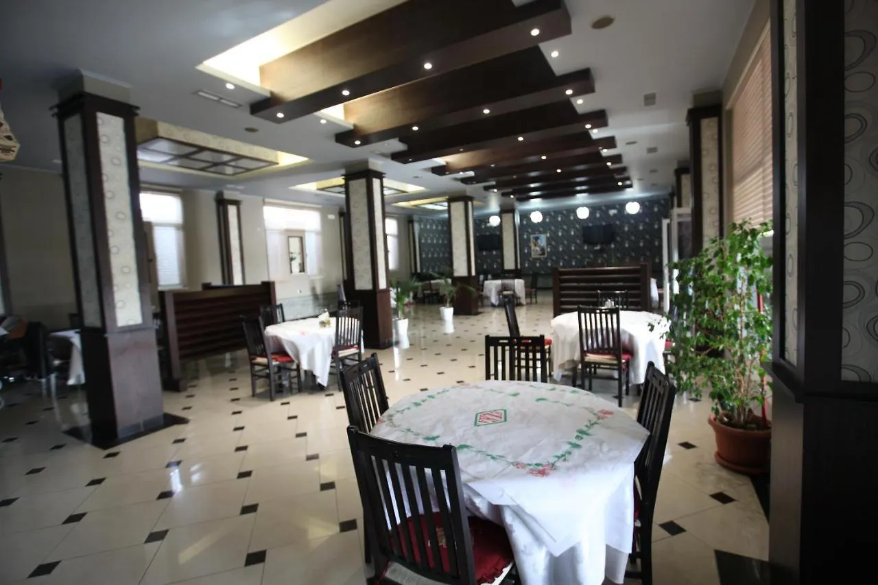 Kompleksi Ergen Hotel Rrogozhine