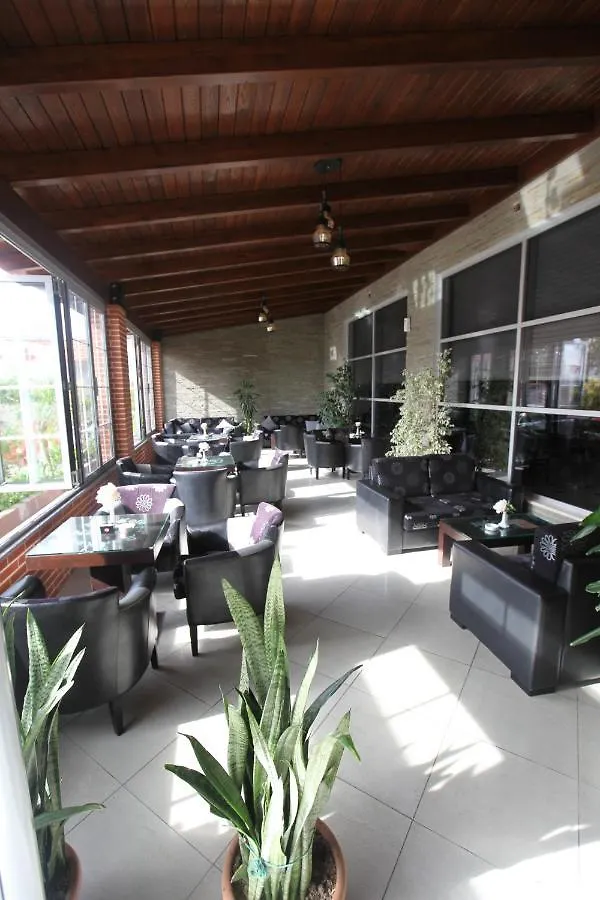 Kompleksi Ergen Hotel Rrogozhine